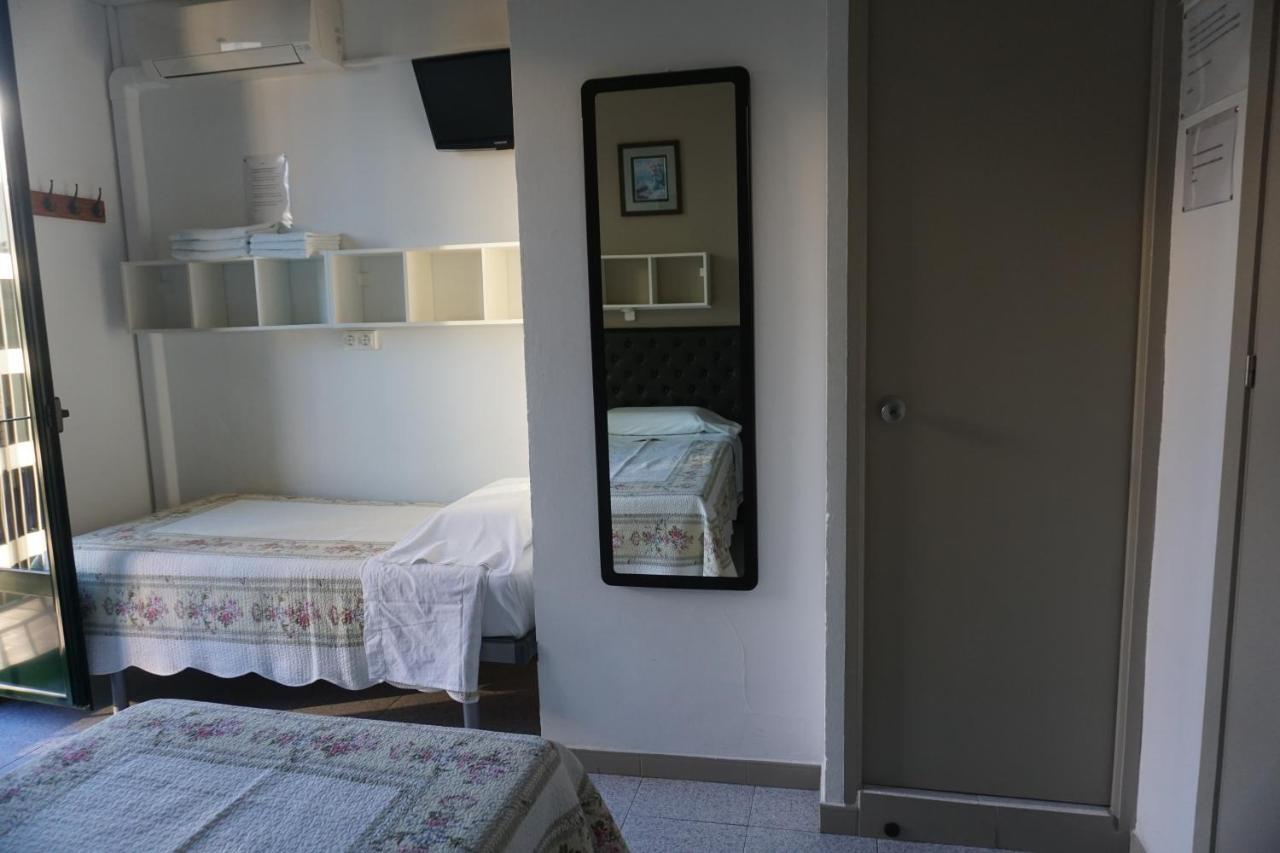Pension Casa Blanca Βαρκελώνη Εξωτερικό φωτογραφία